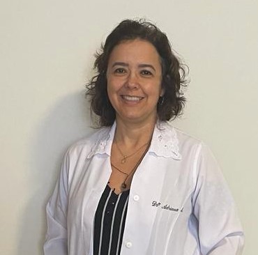Dra. Adriana Amaral Carvalho 